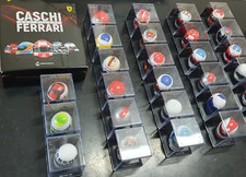 CASCHI DEI PILOTI FERRARI 1:5 PROTAGONISTI DI CORSE LEGGENDARIE