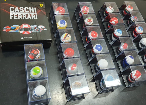 Caschi dei piloti ferrari - dei, 1:5