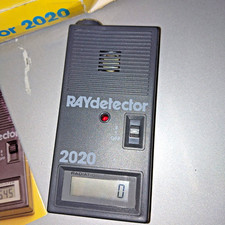 CONTATORE GEIGER-MÜLLER PORTATILE – Rilevatore di Radioattività Alta Precisione