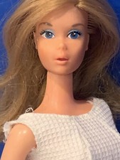 Barbie bambola in movimento