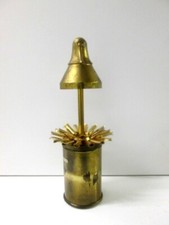 Particolare porta sigarette a scomparsa a  'forma di erogatore per SELTZ. ' 