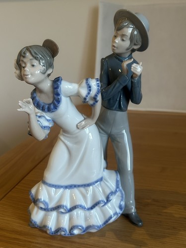 Statuina porcellana nao - statuina,