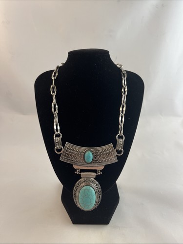 Catena tono argento - , stile