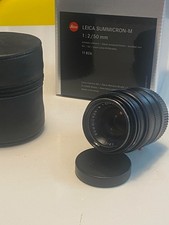 Macchina fotografica Leica M9 con due obbiettivi e custodia