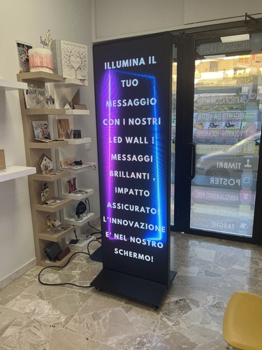 Totem digitale per pubblicità - totem,