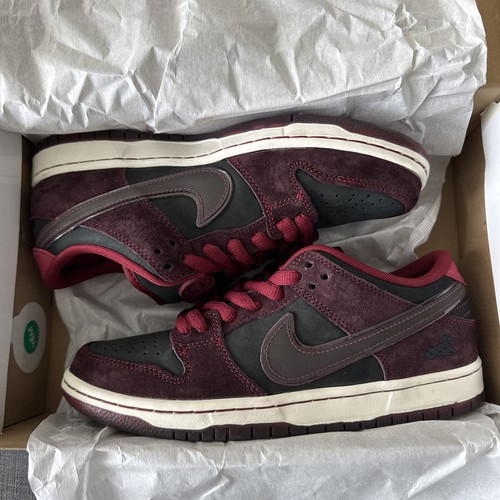 Riot skateshop nike dunk - nike,