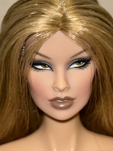 Fashion royalty shock - royalty,