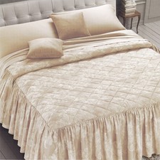 Copriletto trapuntato una