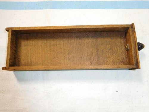 Antico piccolo cassetto