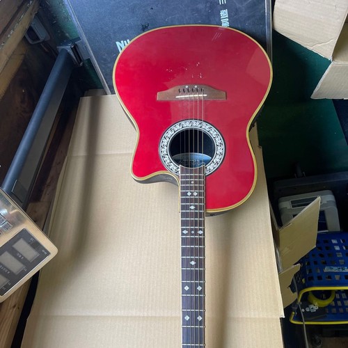 Chitarra acustica elettrica
