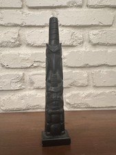 Totem vintage in resina nera