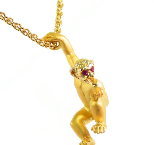 Collana con ciondolo - , carrera