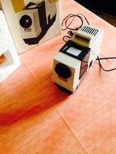 Proiettore semiautomatico