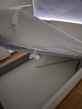 Struttura letto con testiera alta in legno 130X200