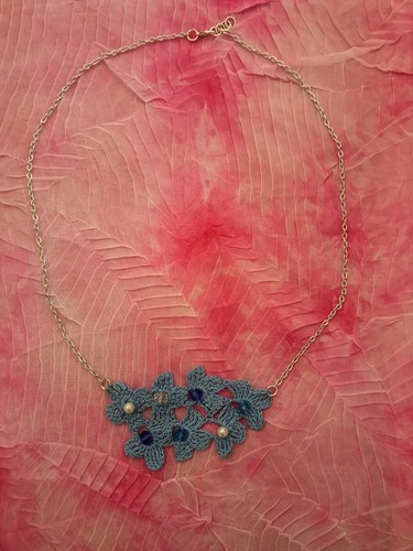 Collana azzurra realizzata all - collana,