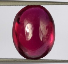 Pietra preziosa cabochon ovale