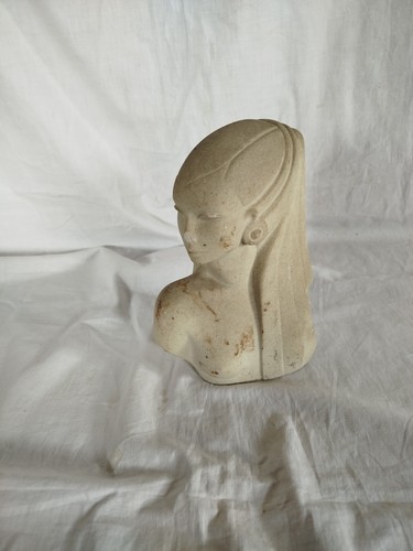 Statua pietra - in,