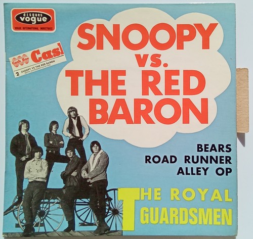 The royal guardsmen snoopy - guardsmen, .