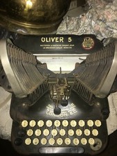 macchina da scrivere oliver n.5