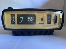 Radio Sveglia Sanyo Electric Modello 6CA-T45 Nera Con Orologio A Palette