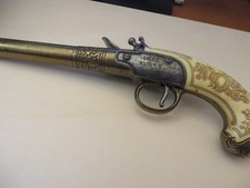 PISTOLA "GIOCATTOLO" di provenienza belga cm 29 di diametro di metallo perfetta.