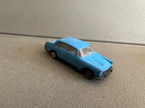 Antica auto miniatura - in,