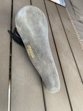 Sella in pelle scamosciata