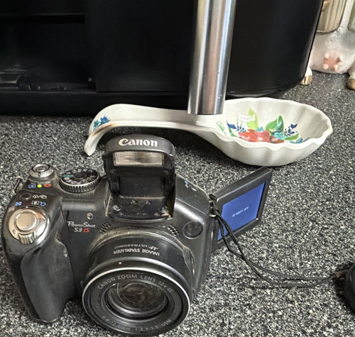 Canon powershot 6mp 12x - s3,