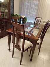 Tavolo in mogano e cristallo con sedie