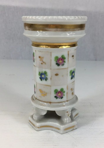 Antico vaso fuoriuscita