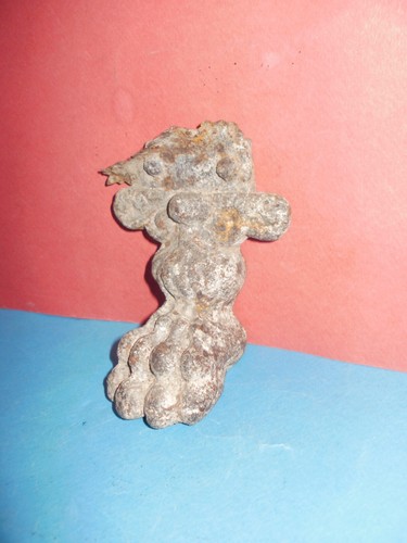 Zampa leone frammento di - -,