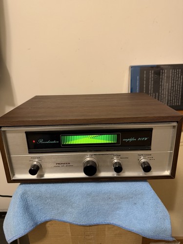 Amplificatore riverbero stereo