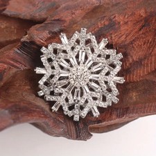 1 deliziosa spilla con strass