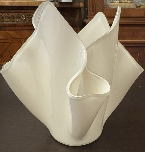 Vaso vetro lattimo - a, firma