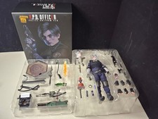 LEON S. KENNEDY Deluxe