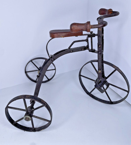 Triciclo giocattolo vintage