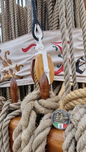 Moneta commemorativa nave - moneta,