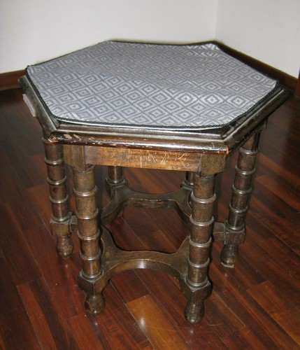 Sgabello esagonale