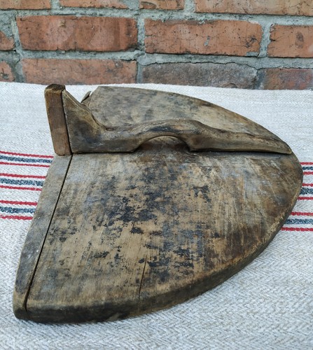 Antica primitiva porta stufa