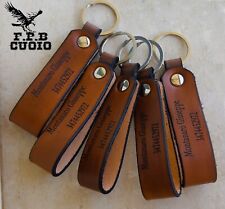 Portachiavi personalizzato in cuoio con nome e numero di telefono