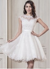 Abito da sposa in tulle al ginocchio A-line illusion con applicazioni in pizzo