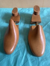 Lotto 2 Tendiscarpe donna n. 35 in legno TOD'S entrambi calzatura destra.