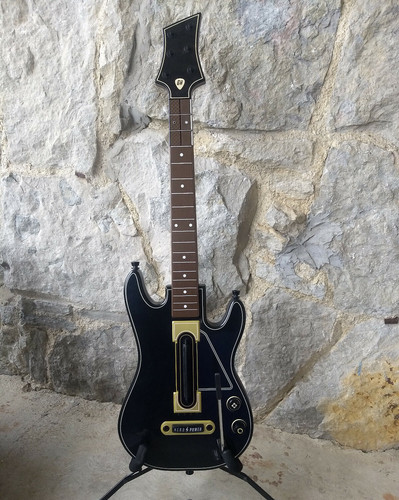 Guitar hero live - guitar, controller