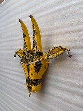 Testa di mucca Nandi in legno dipinta a mano: scultura decorativa da parete i...