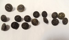 16 Piccoli Bottoni Caccia Al