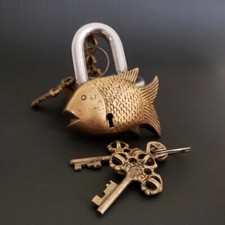 Serratura di sicurezza in ottone a forma di piccolo pesce antico stile vintag...