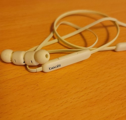 Beats dre - by,