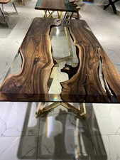 Tavolo da pranzo in resina