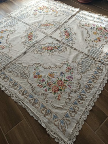 Tovaglia lino vintage ricamata