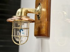 Lampada nautica da parete